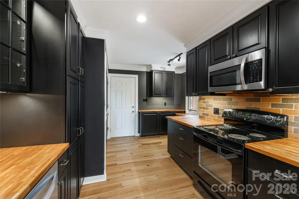21 Village Drive Asheville NC 28803