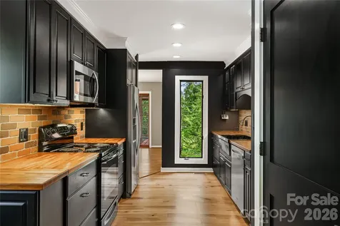 21 Village Drive Asheville NC 28803