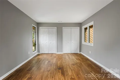 21 Village Drive Asheville NC 28803
