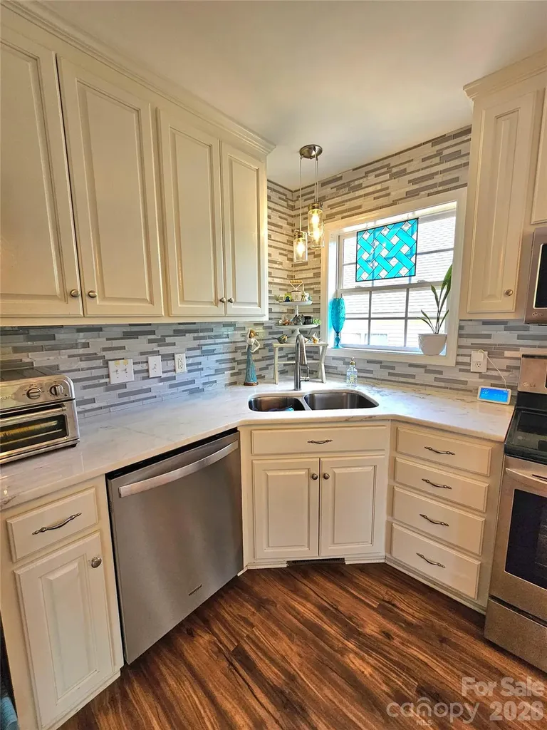 3526 Pinehaven Drive New London NC 28127