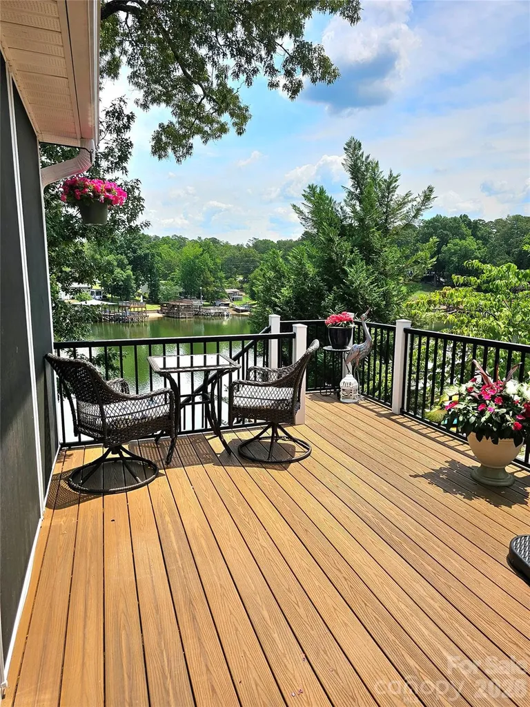 3526 Pinehaven Drive New London NC 28127