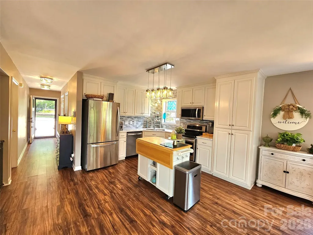 3526 Pinehaven Drive New London NC 28127