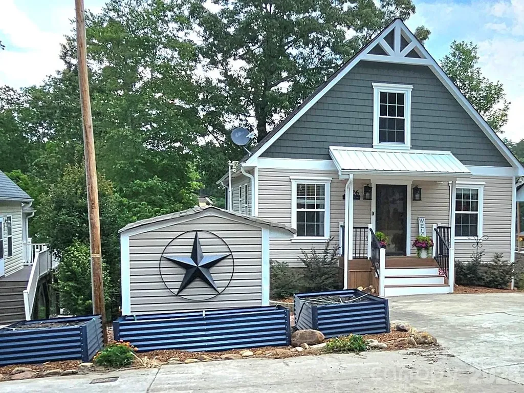 3526 Pinehaven Drive New London NC 28127