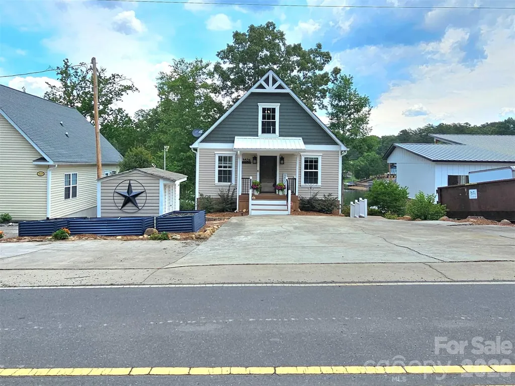 3526 Pinehaven Drive New London NC 28127