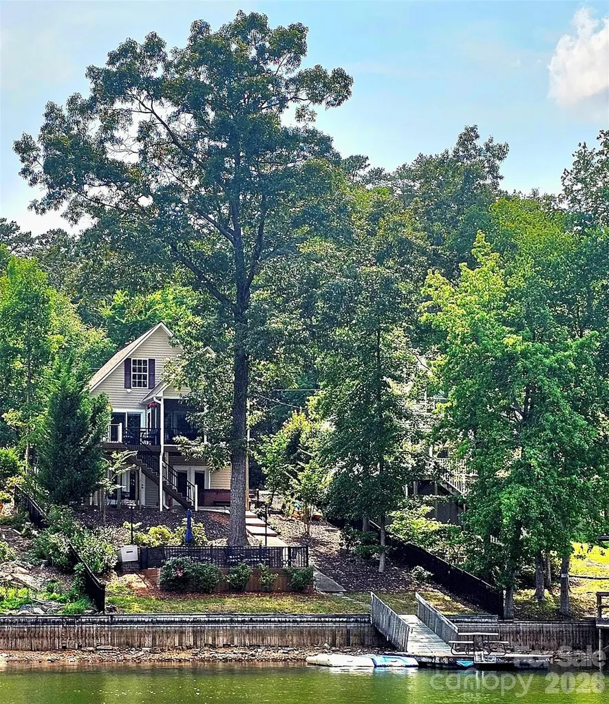 3526 Pinehaven Drive New London NC 28127