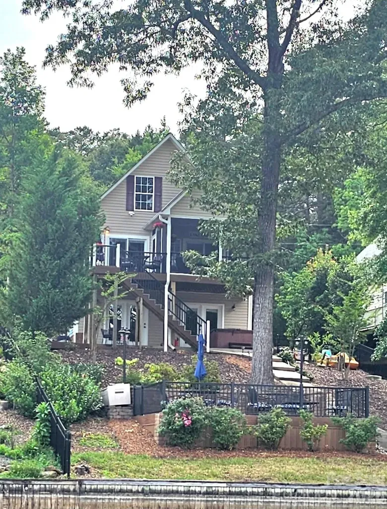 3526 Pinehaven Drive New London NC 28127