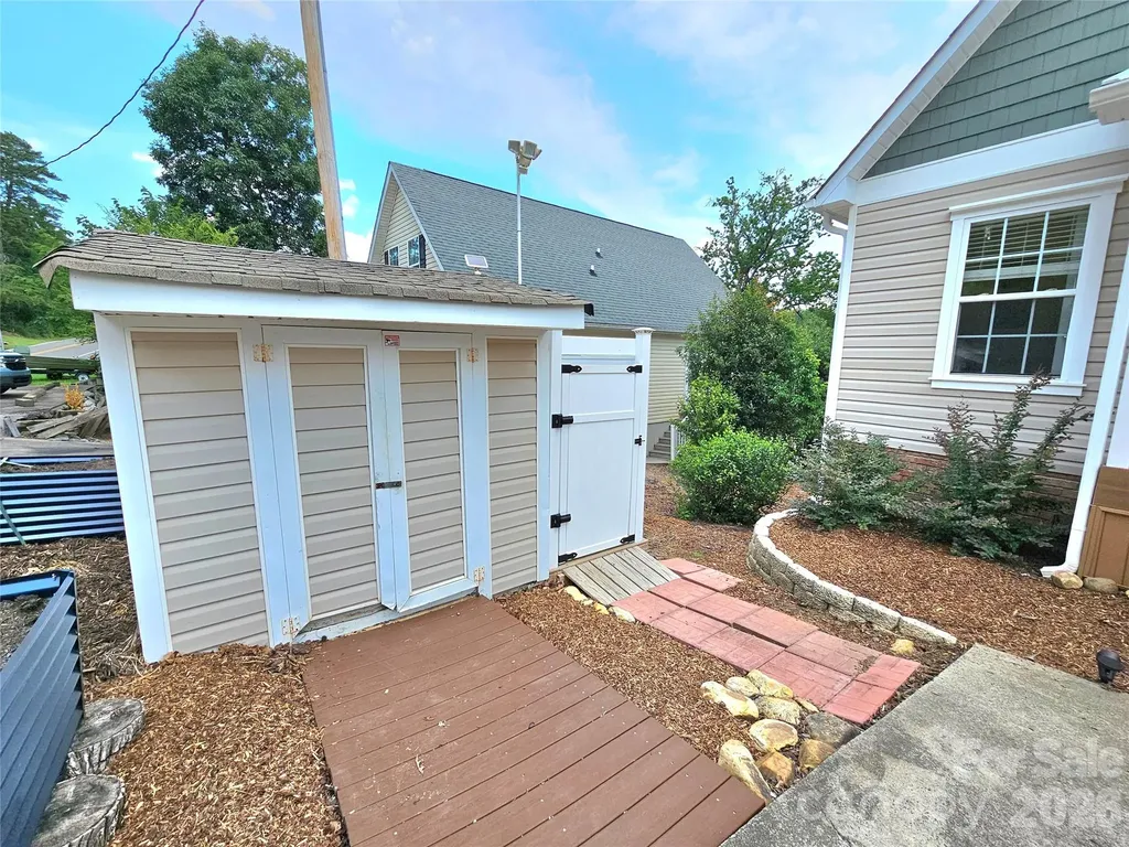 3526 Pinehaven Drive New London NC 28127