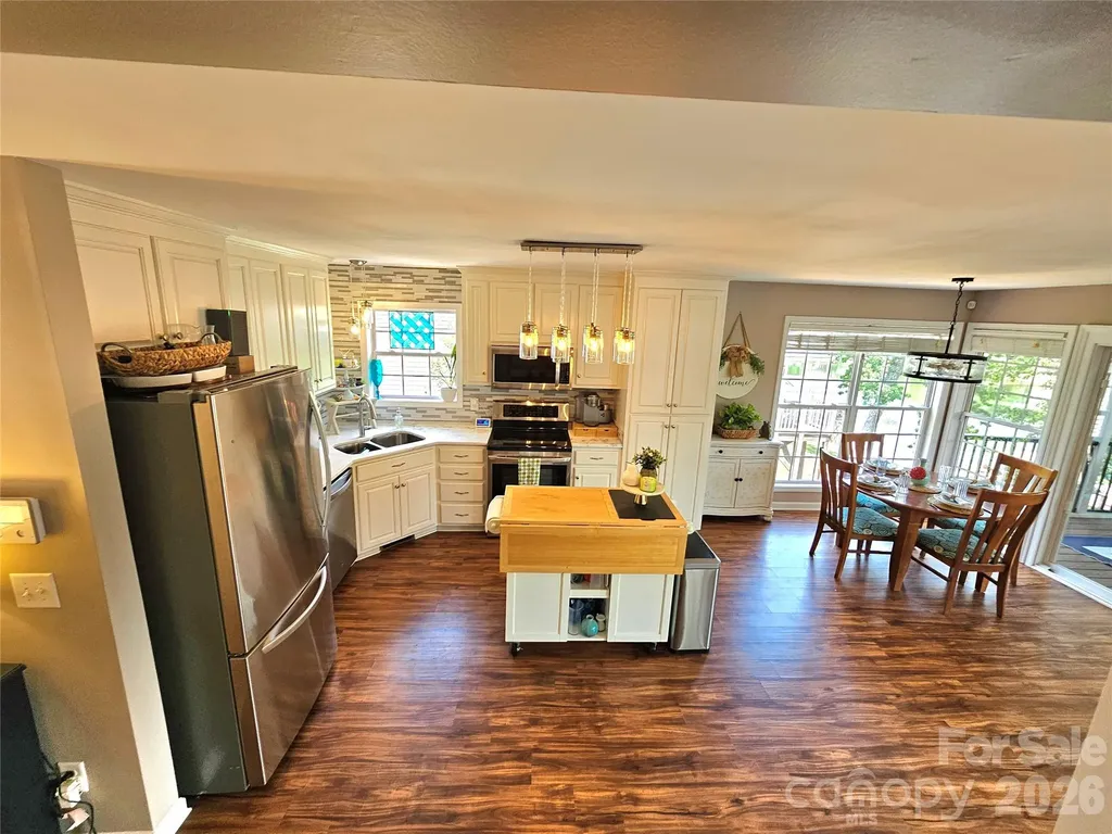 3526 Pinehaven Drive New London NC 28127