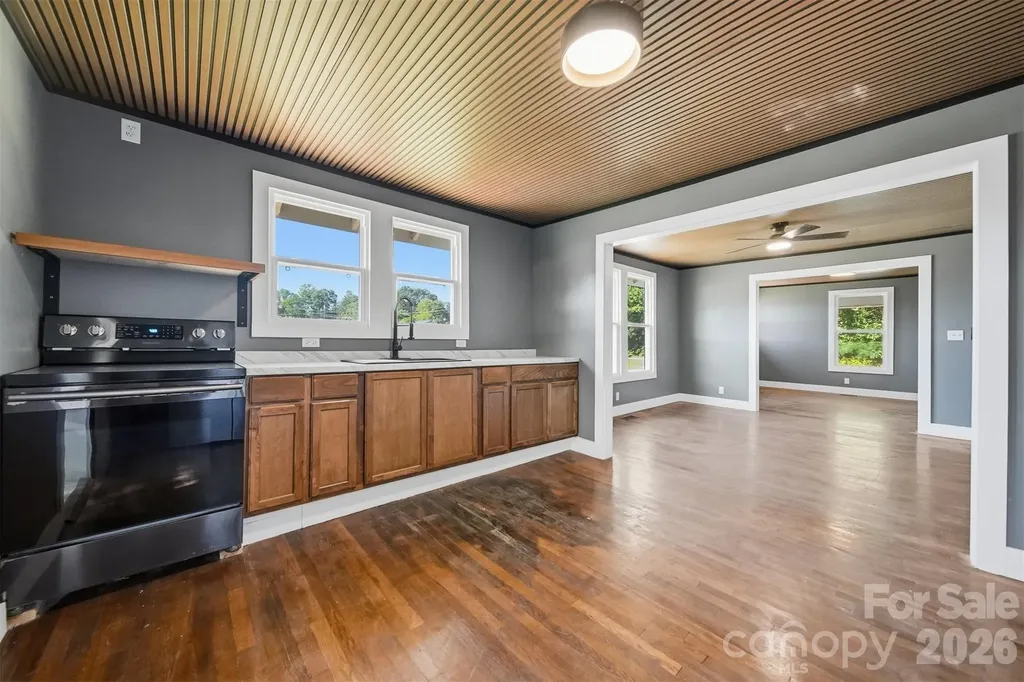 718 11th Street Place NW Hickory NC 28601