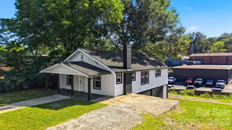 718 11th Street Place NW Hickory NC 28601