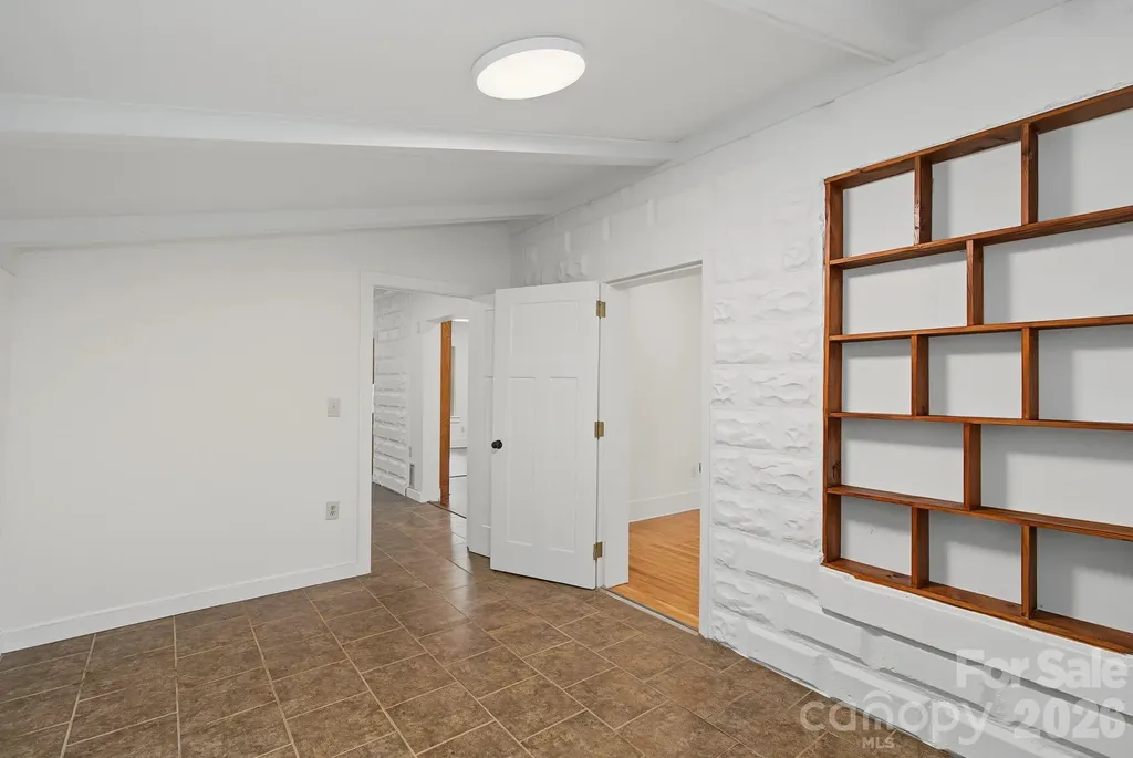 385 Chunns Cove Road Asheville NC 28805