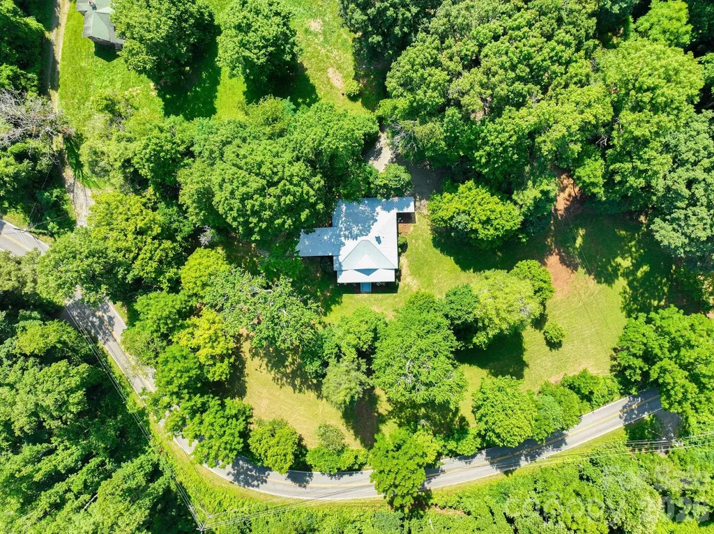 385 Chunns Cove Road Asheville NC 28805