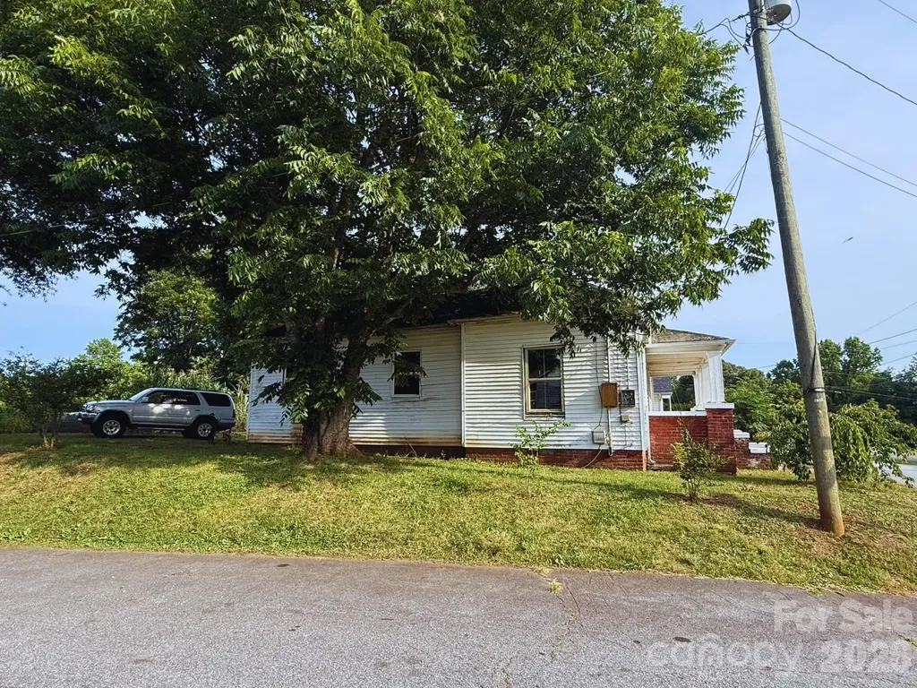 241 S Ervin Avenue Newton NC 28658