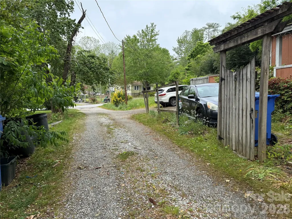 15 Jenkins Row Brevard NC 28712