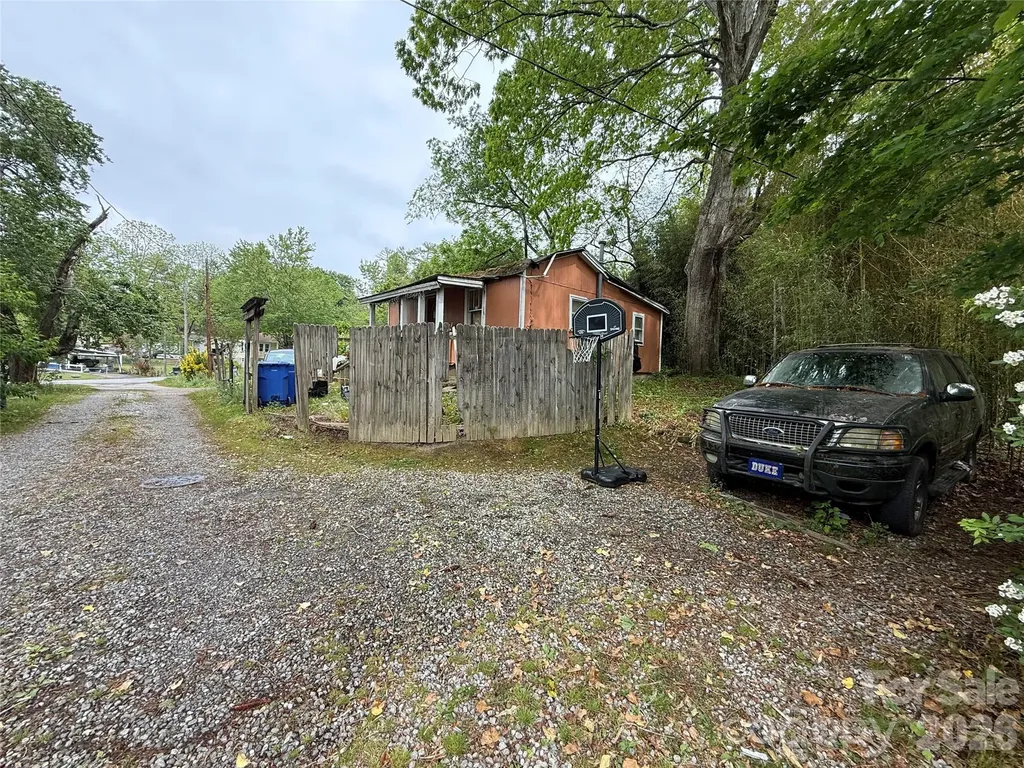 15 Jenkins Row Brevard NC 28712