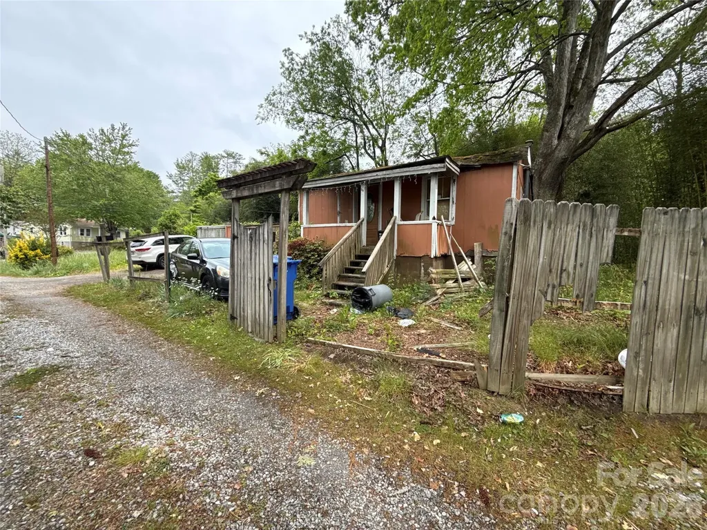 15 Jenkins Row Brevard NC 28712
