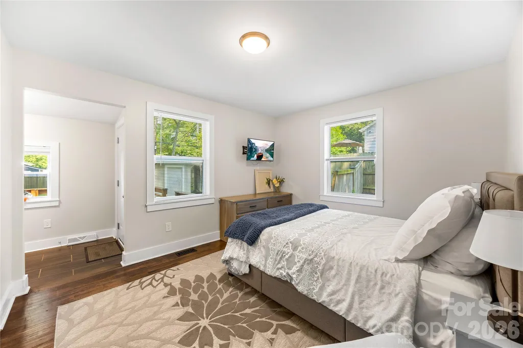 1120 Meadow Lane Charlotte NC 28205