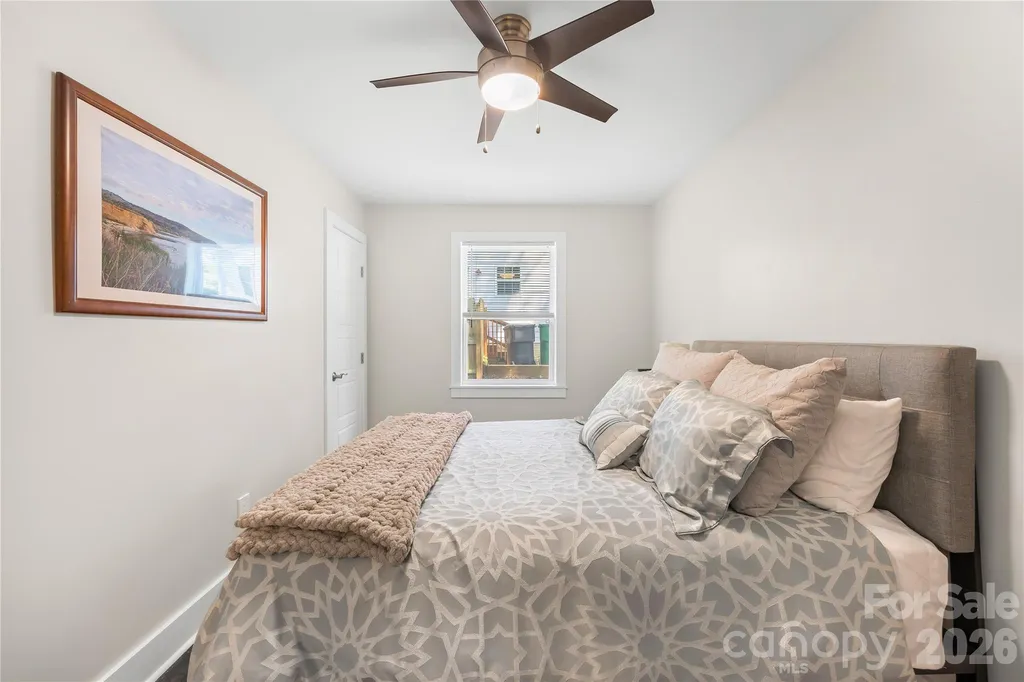 1120 Meadow Lane Charlotte NC 28205