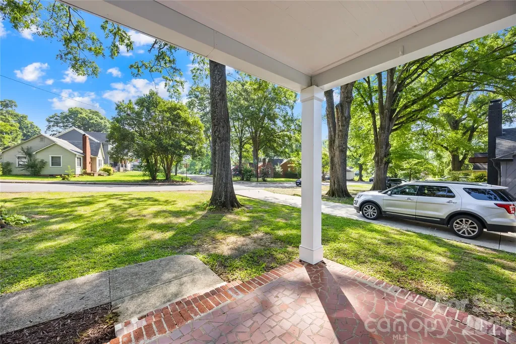 1120 Meadow Lane Charlotte NC 28205