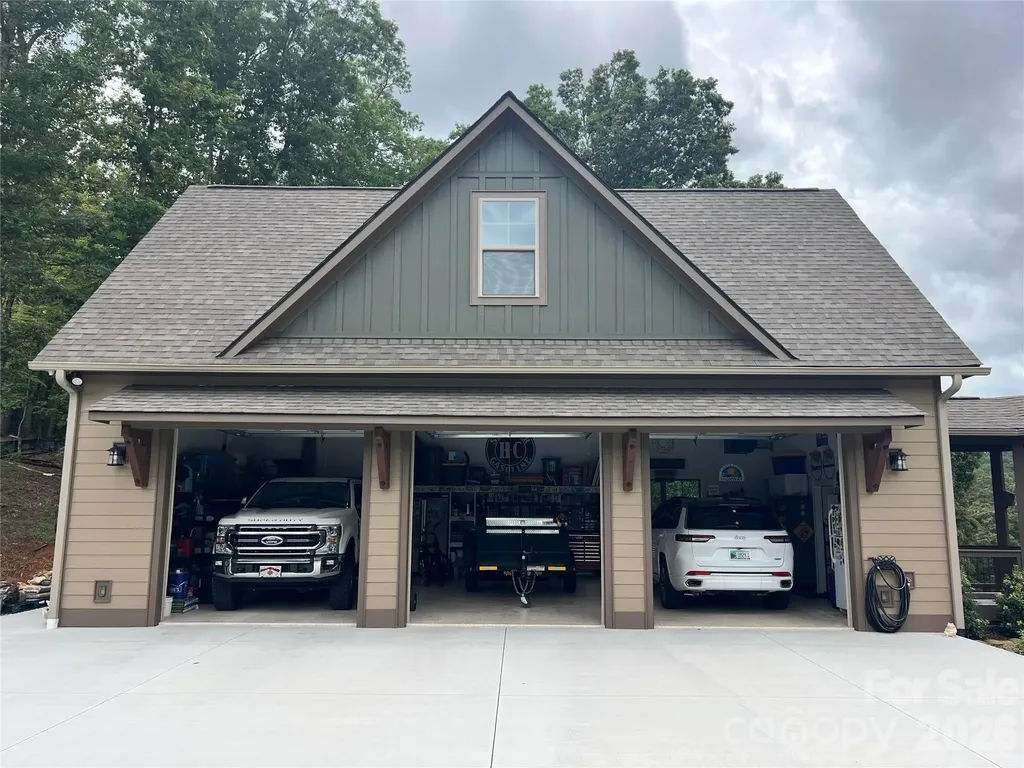 1052 Porter Creek Drive Franklin NC 28734