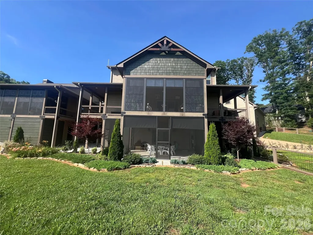 1052 Porter Creek Drive Franklin NC 28734