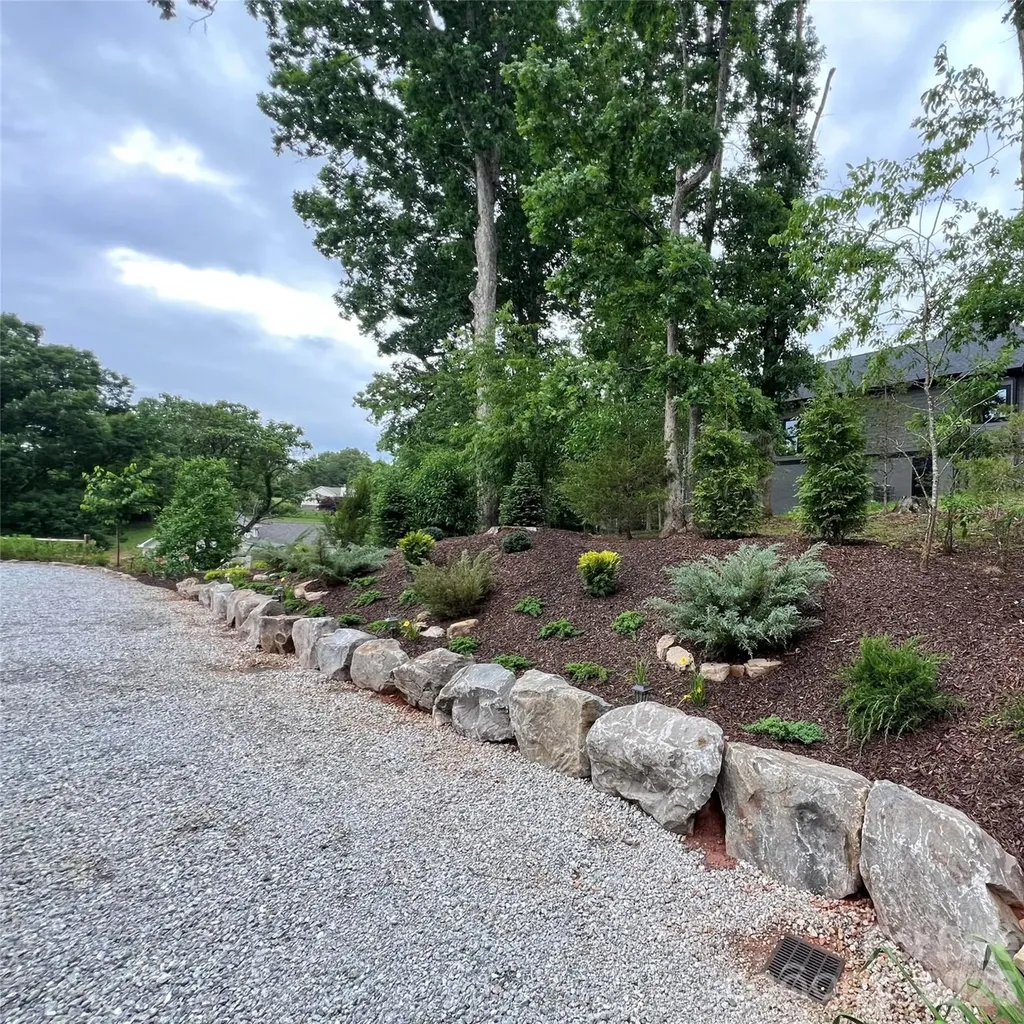 1052 Porter Creek Drive Franklin NC 28734
