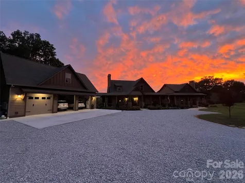 1052 Porter Creek Drive Franklin NC 28734