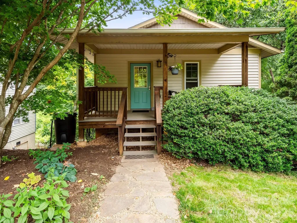 16 Jefferson Drive Asheville NC 28801