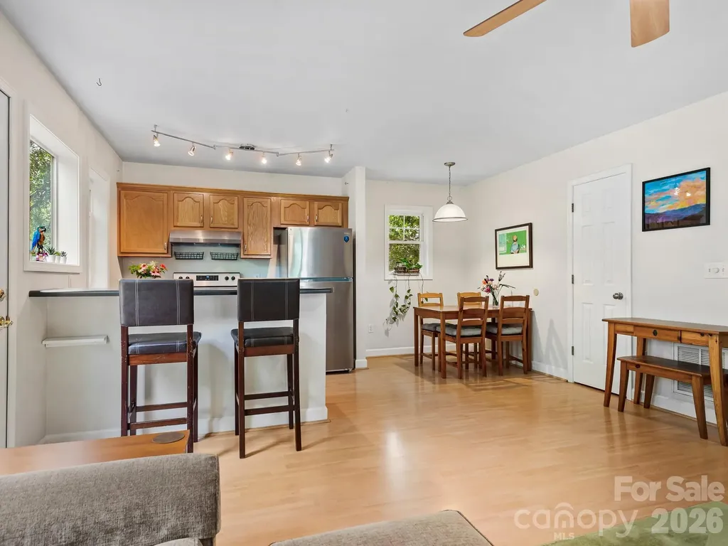 16 Jefferson Drive Asheville NC 28801