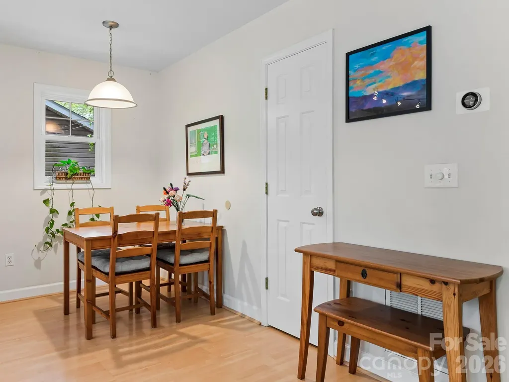 16 Jefferson Drive Asheville NC 28801