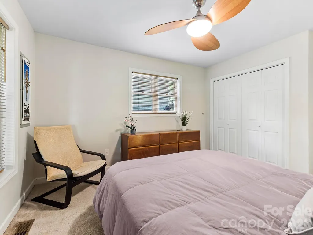 16 Jefferson Drive Asheville NC 28801