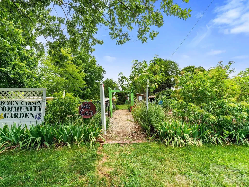 16 Jefferson Drive Asheville NC 28801