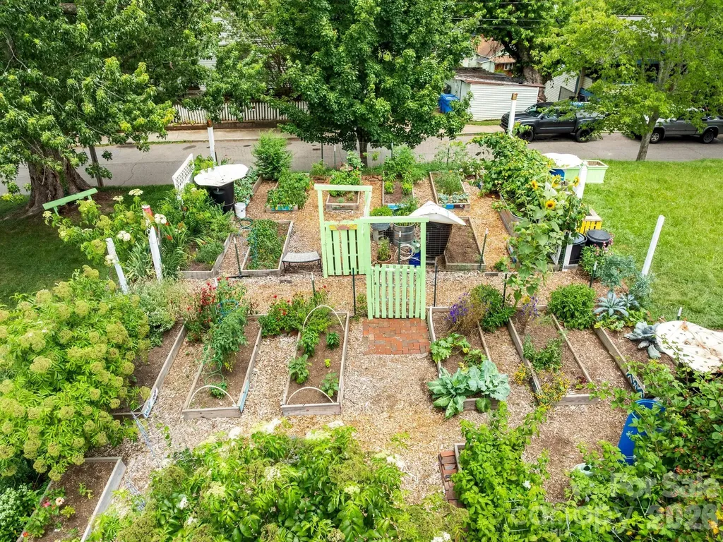 16 Jefferson Drive Asheville NC 28801