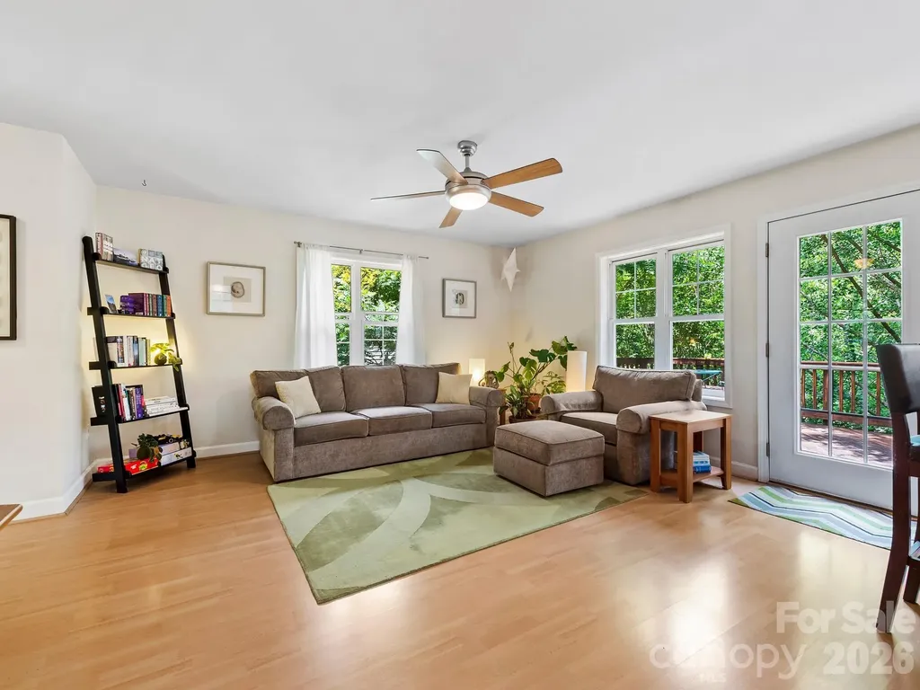 16 Jefferson Drive Asheville NC 28801