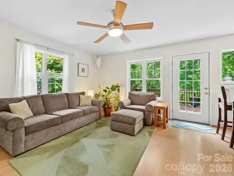 16 Jefferson Drive Asheville NC 28801