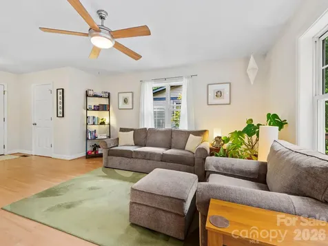 16 Jefferson Drive Asheville NC 28801
