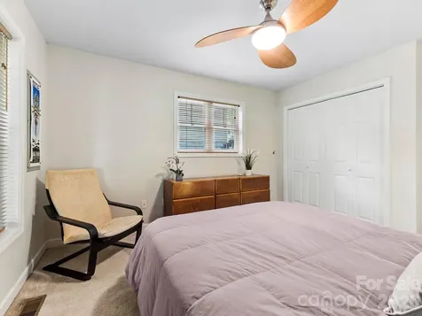 16 Jefferson Drive Asheville NC 28801