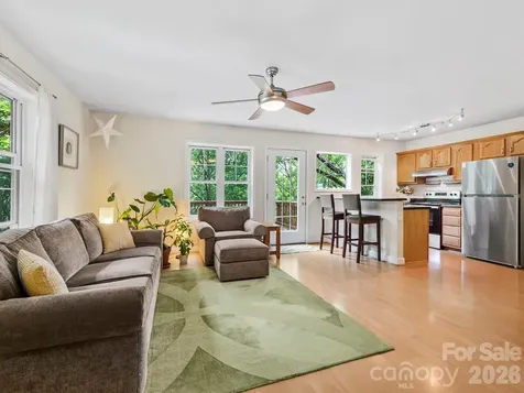 16 Jefferson Drive Asheville NC 28801