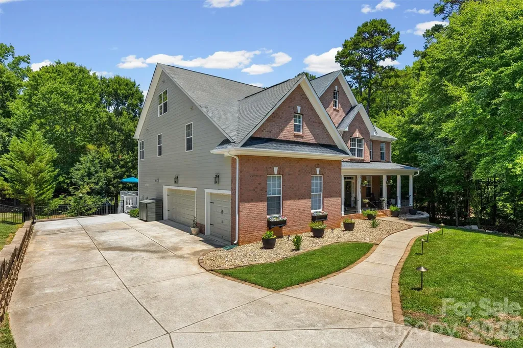 121 Isle Run Drive Mooresville NC 28117