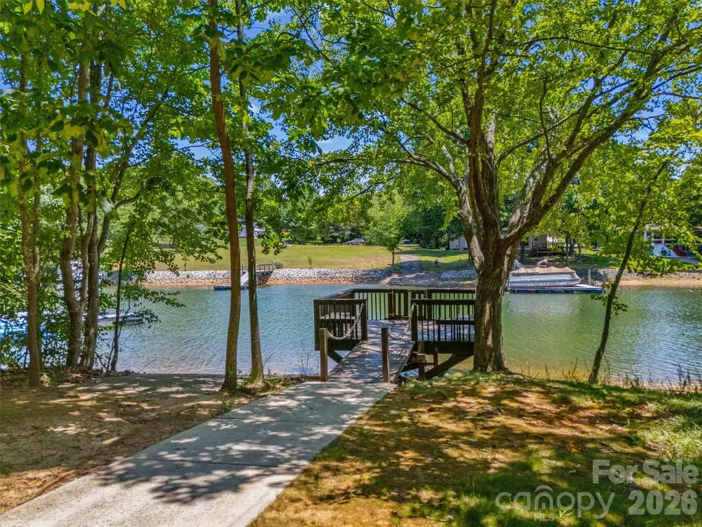 121 Isle Run Drive Mooresville NC 28117