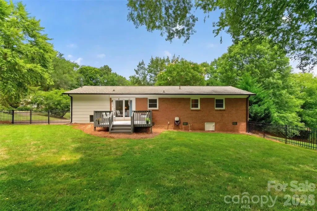 835 Edgewater Drive Belmont NC 28012