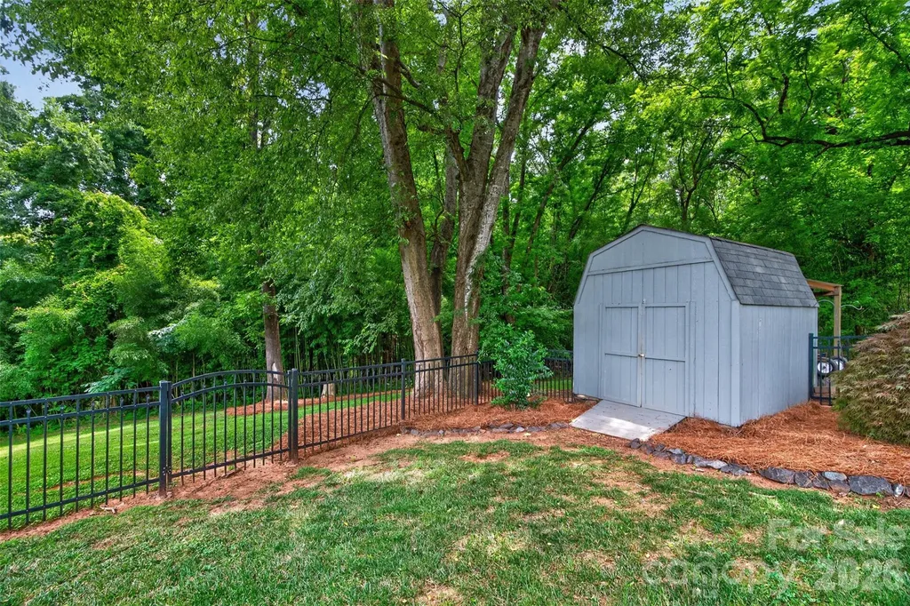 835 Edgewater Drive Belmont NC 28012