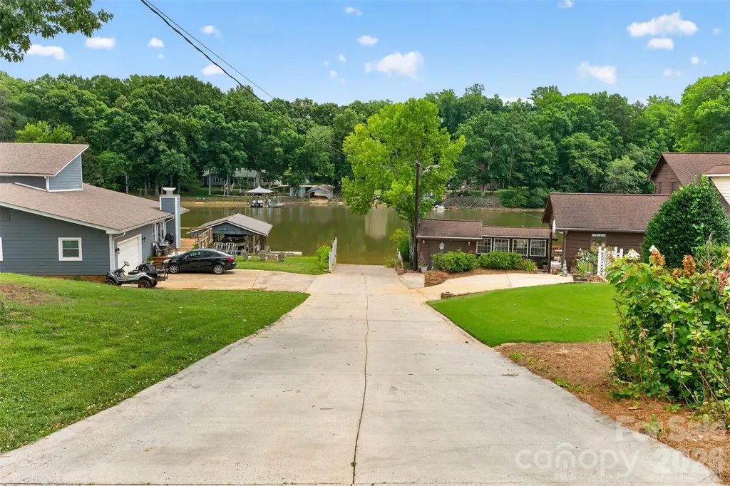 835 Edgewater Drive Belmont NC 28012