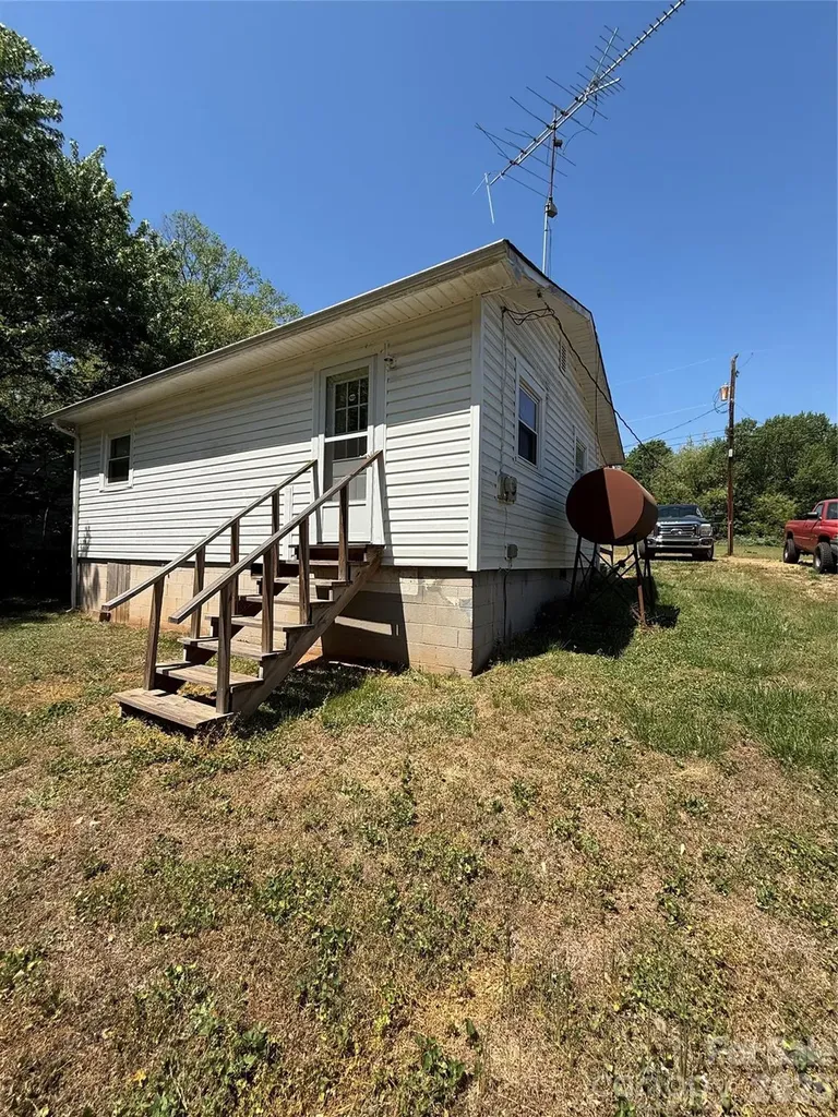 56 Jackson Lane Stoney Point NC 28678