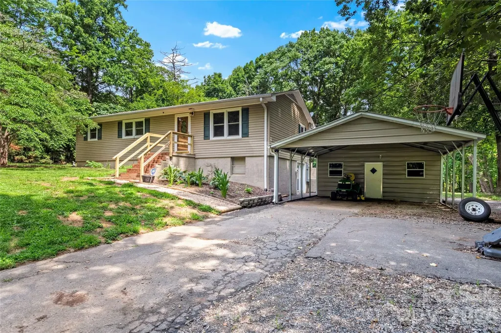 152 Blue Ridge Road State Road NC 28676