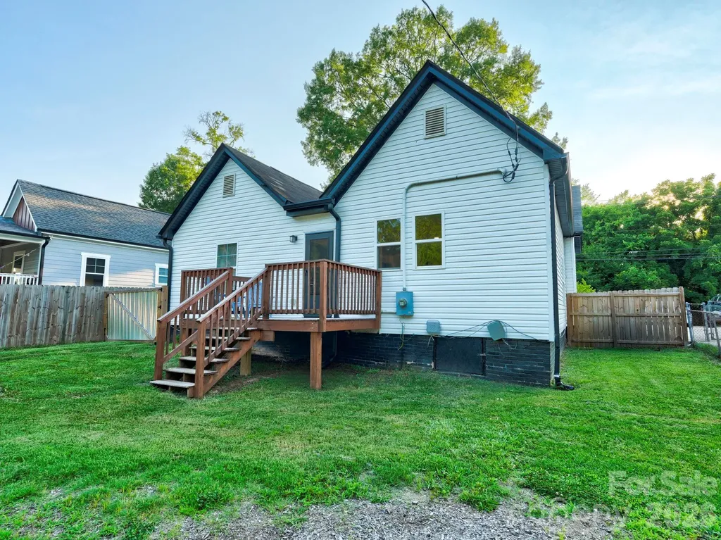 607 Old Charlotte Road SW Concord NC 28027