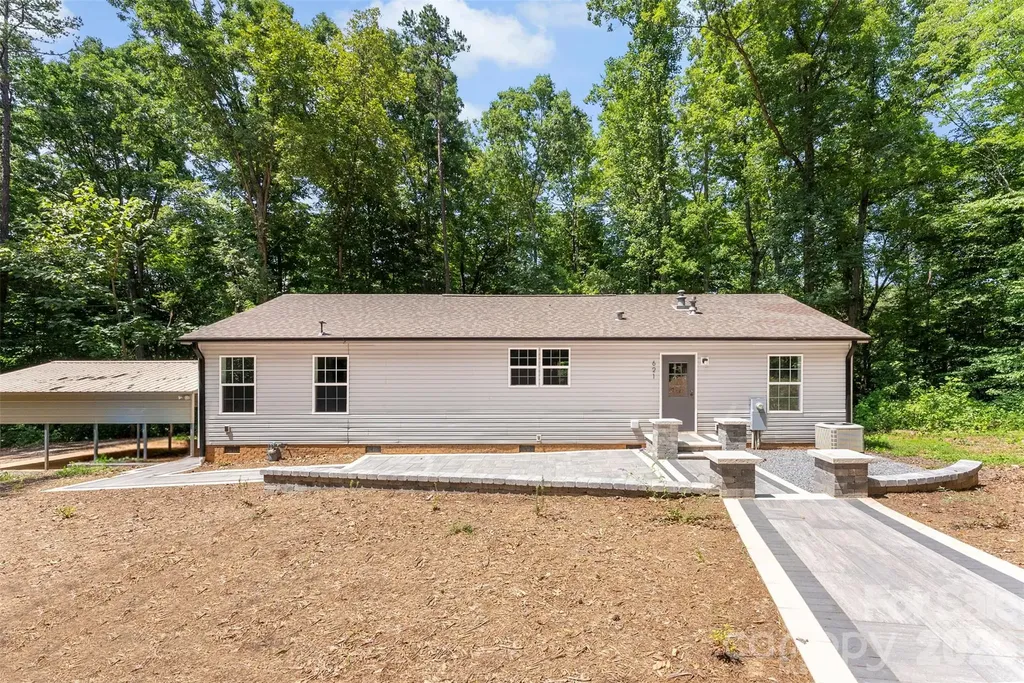 621 Sunset Drive Bessemer City NC 28016