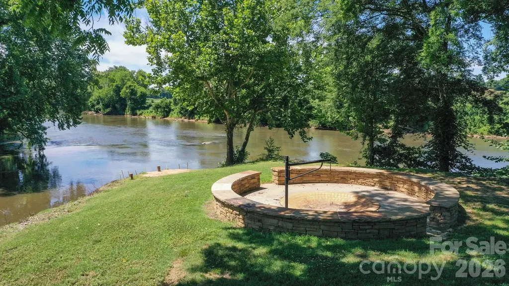8504 Hampton Road Clemmons NC 27012