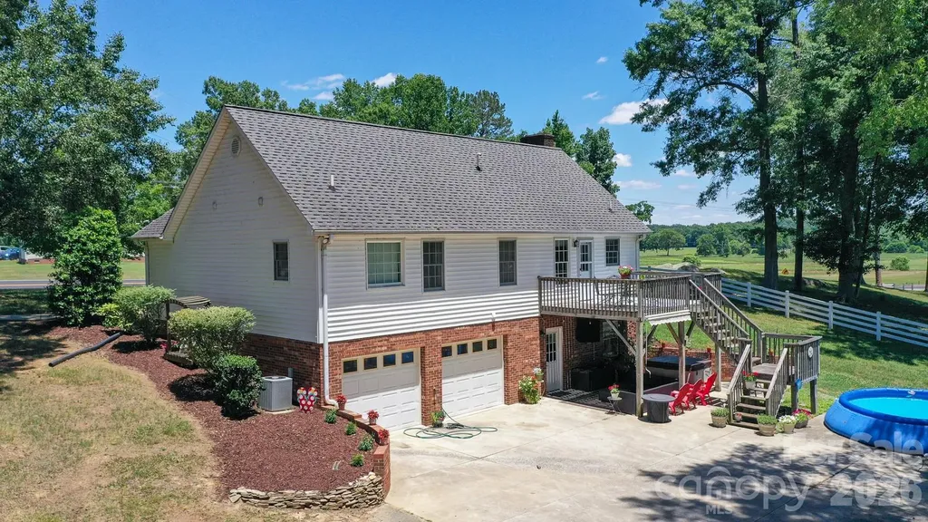 8504 Hampton Road Clemmons NC 27012
