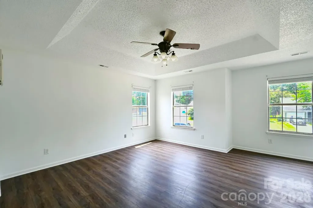 8406 Bedford Green Lane Charlotte NC 28215